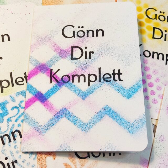 Gönn Dir Komplett...Die Neuen Geburtstagskarten... Jetzt erhältlich im:@handmadedesignsleipzigUnd bei mir direkt. Pmme#geburtstagskarte #petersbogen #bostontiegel #leipzig #goenndirkomplett
